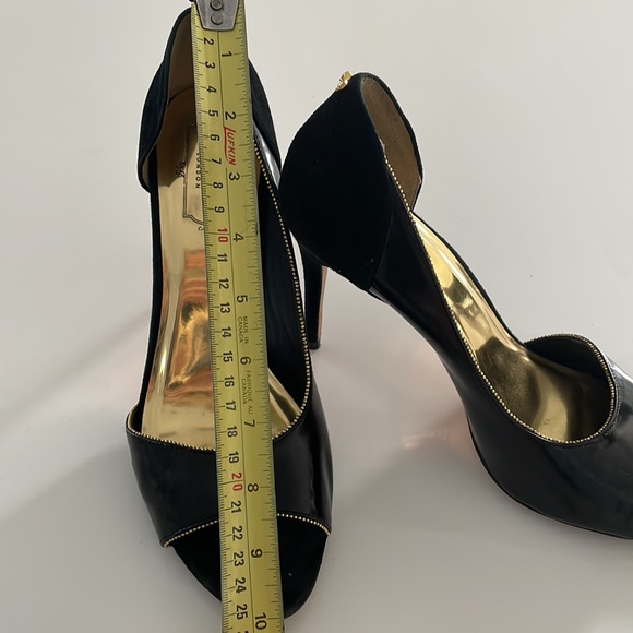 ⭐️HP⭐️ Ted Baker Black/Gold Suede and Patent Leather Heels - 39 (8.5) - Picture 11 of 12
